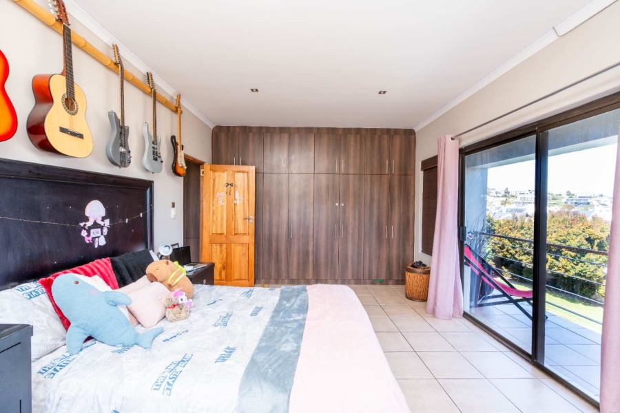 4 Bedroom Property for Sale in Myburgh Park Fase 2 Western Cape